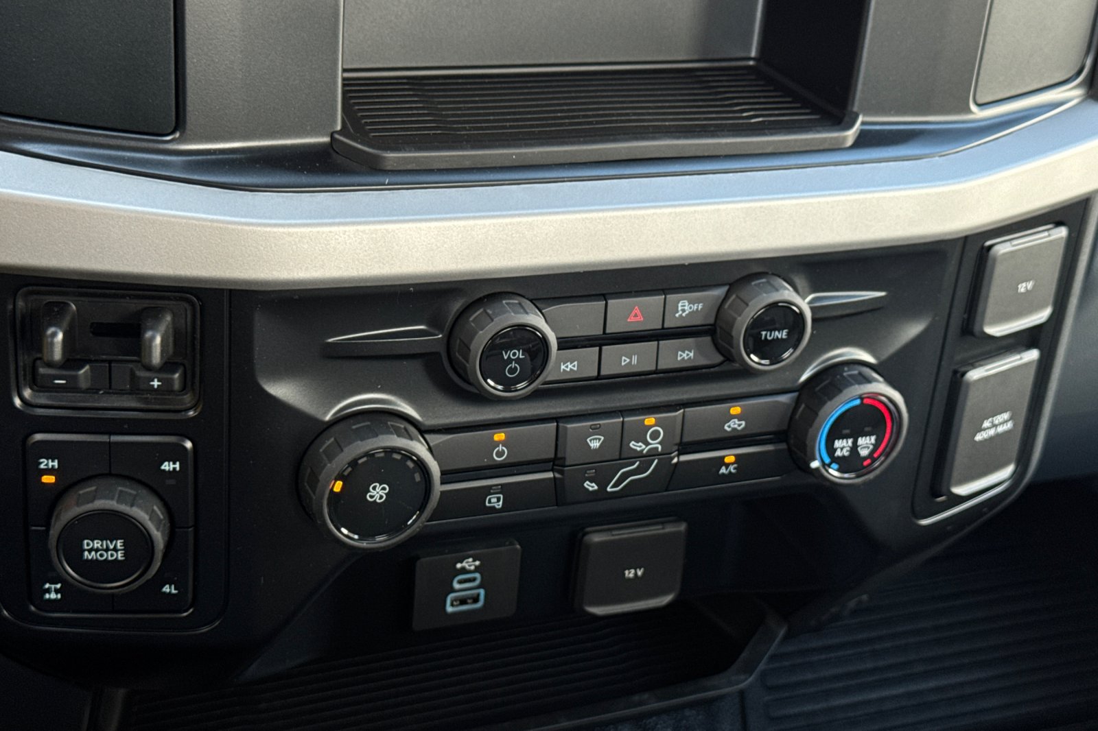 New 2026 Ford F350 XL AWD/4WD image 17