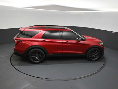 Used 2025 Ford Explorer ST w/ Sun And Sound Package AWD/4WD image 17