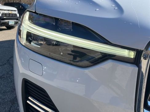 Certified 2023 Volvo XC60 B5 Plus AWD/4WD image 13
