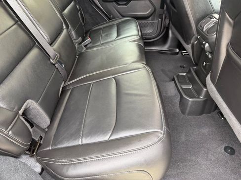 Used 2022 Jeep Wrangler Unlimited Sahara image 19