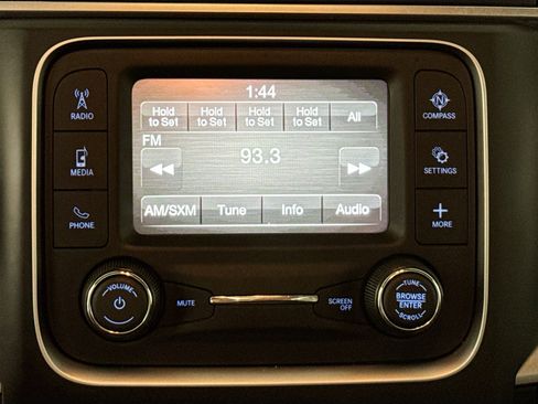 Used 2022 RAM 1500 Classic SLT AWD/4WD image 27
