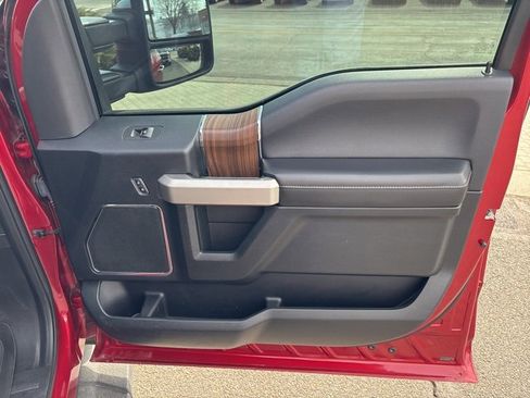 Used 2017 Ford F150 Lariat image 31