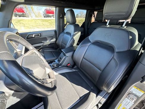 Used 2022 Ford Bronco Badlands w/ Sasquatch Package image 18