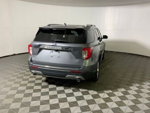 Used 2021 Ford Explorer Limited w/ Equipment Group 301A RWD image 7
