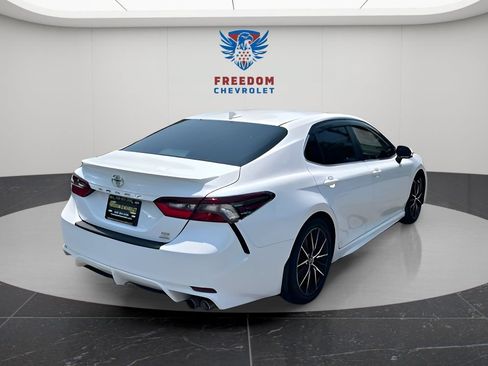 Used 2023 Toyota Camry SE w/ Cold Weather Package AWD/4WD image 5