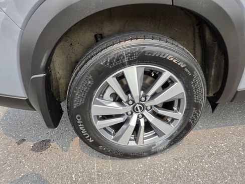 Used 2024 Nissan Pathfinder SL AWD/4WD image 29