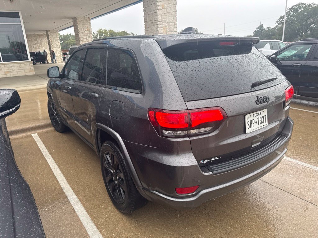Used 2019 Jeep Grand Cherokee Altitude RWD image 2