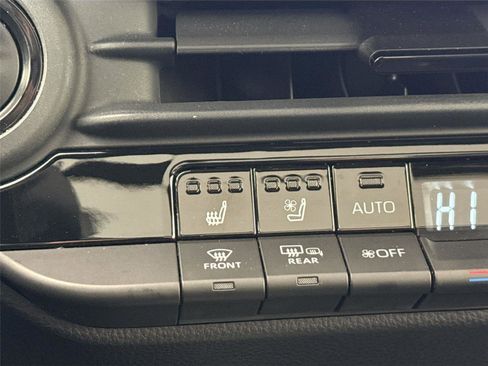 Certified 2023 Toyota Crown Limited image 8