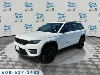 Used 2024 Jeep Grand Cherokee Altitude AWD/4WD video 1