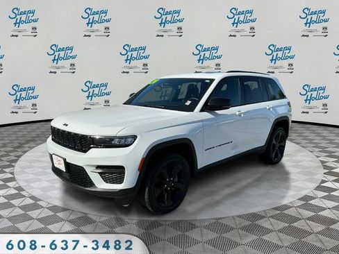 Used 2024 Jeep Grand Cherokee Altitude AWD/4WD image 1