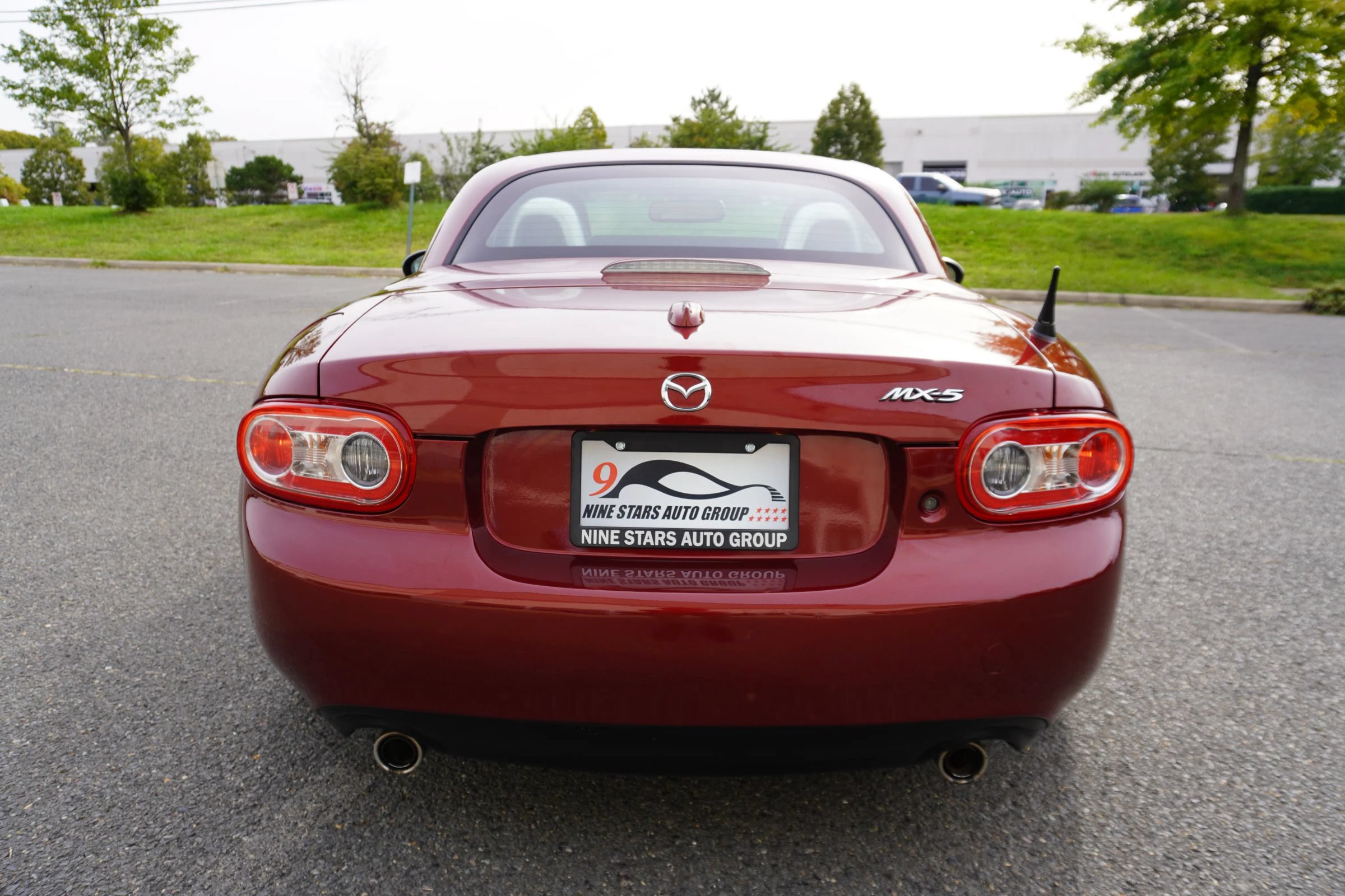 Used 2010 MAZDA MX-5 Miata Grand Touring w/ Premium Pkg RWD image 6
