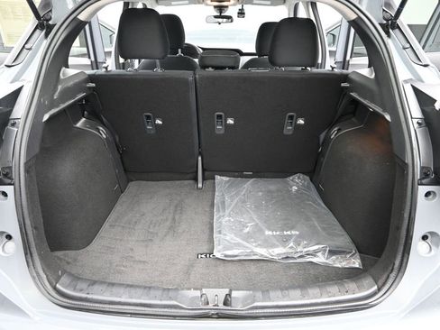 Used 2024 Nissan Kicks SV image 11