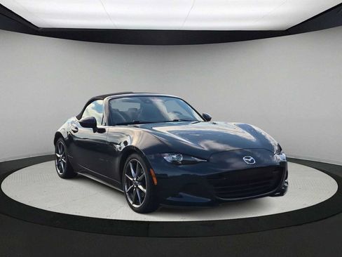 Used 2021 MAZDA MX-5 Miata Grand Touring RWD image 2