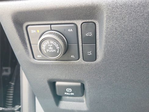 Used 2025 Ford Expedition Tremor AWD/4WD image 6