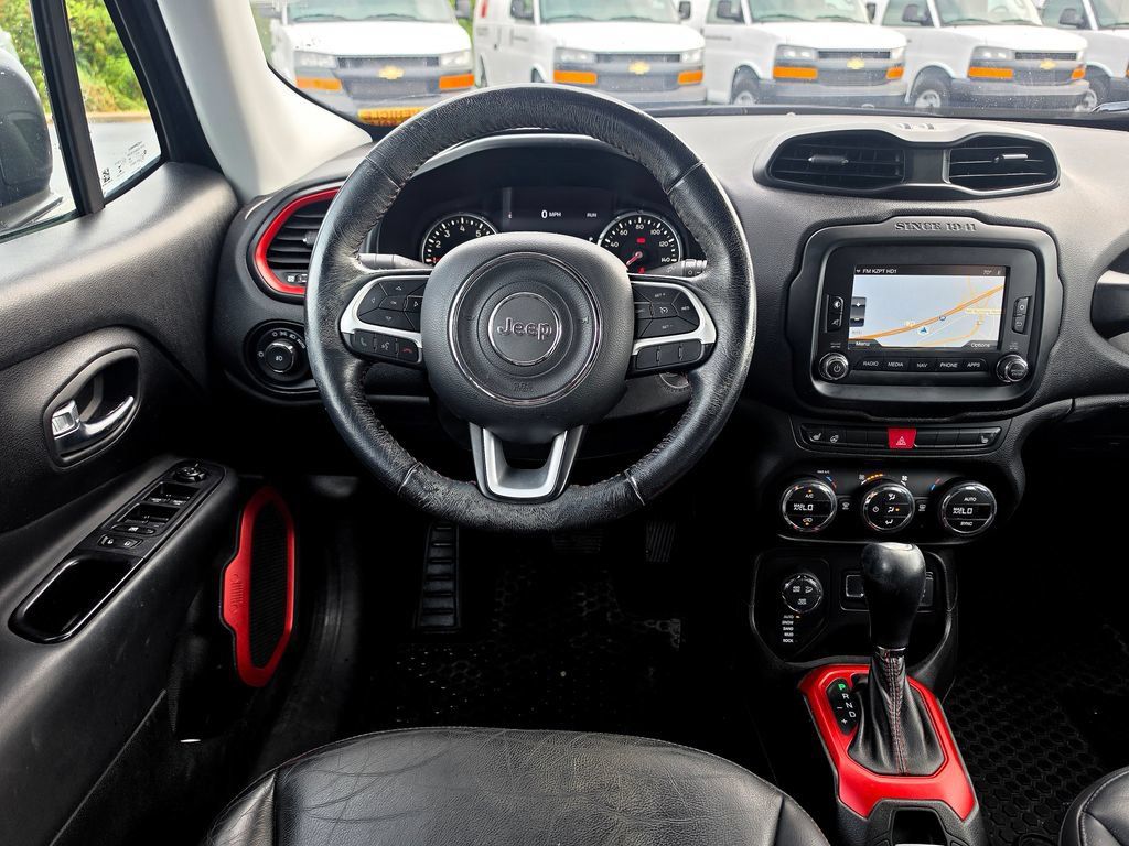 Used 2017 Jeep Renegade Trailhawk w/ Premium Trailhawk Package AWD/4WD image 14