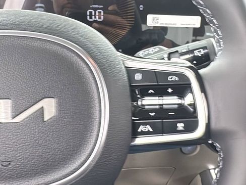 New 2026 Kia Carnival EX FWD image 24