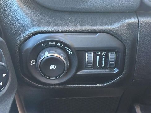 Certified 2022 Jeep Wrangler Unlimited Sahara image 31