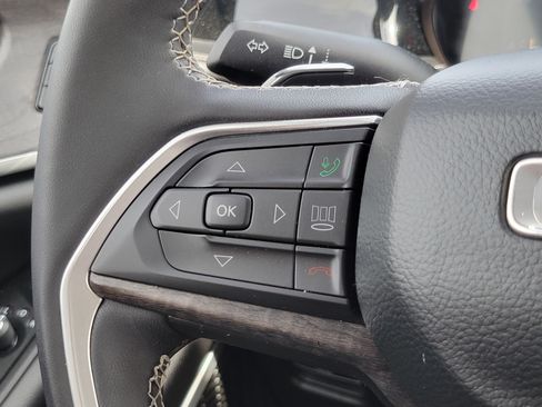 Used 2023 Jeep Grand Cherokee 4WD 4xe w/ Luxury Tech Group II image 14