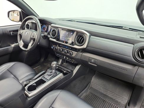 Used 2019 Toyota Tacoma Limited AWD/4WD image 21