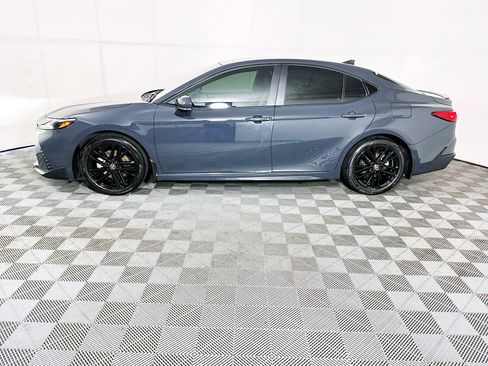 Used 2025 Toyota Camry SE FWD image 6