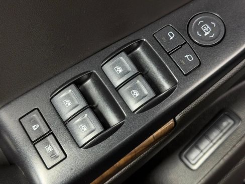 Used 2019 Chevrolet Tahoe LT AWD/4WD image 29