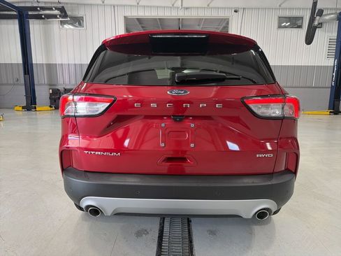 Used 2022 Ford Escape Titanium AWD/4WD image 8