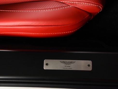Used 2013 Aston Martin V8 Vantage Coupe image 25