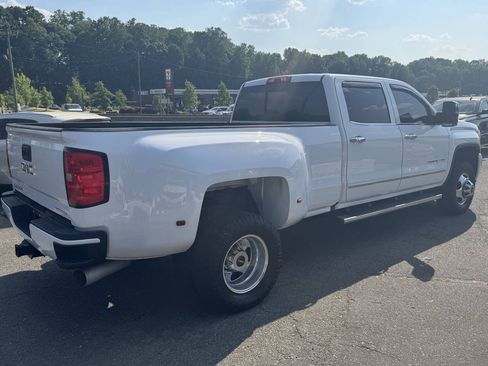 Used 2017 GMC Sierra 3500 Denali w/ Duramax Plus Package RWD image 5