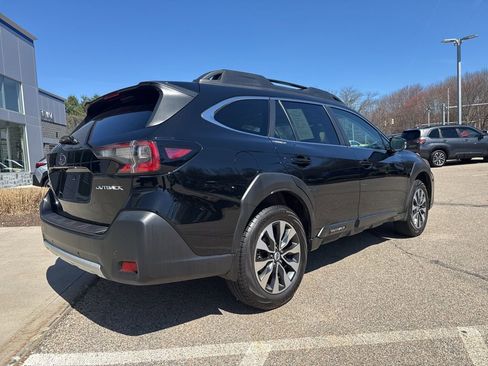 Used 2023 Subaru Outback Limited image 3