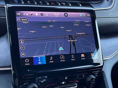 Used 2024 Jeep Grand Cherokee Limited 4xe image 25