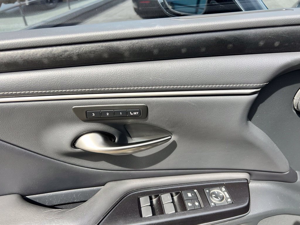Used 2020 Lexus ES 350 F Sport w/ Accessory Package FWD image 29