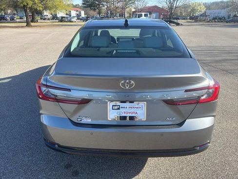 Used 2025 Toyota Camry XLE w/ Premium Plus Package image 4