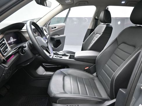 Used 2025 Volkswagen Atlas SEL image 9