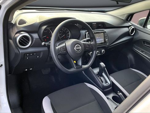 Used 2025 Nissan Versa S w/ Trunk Package image 16