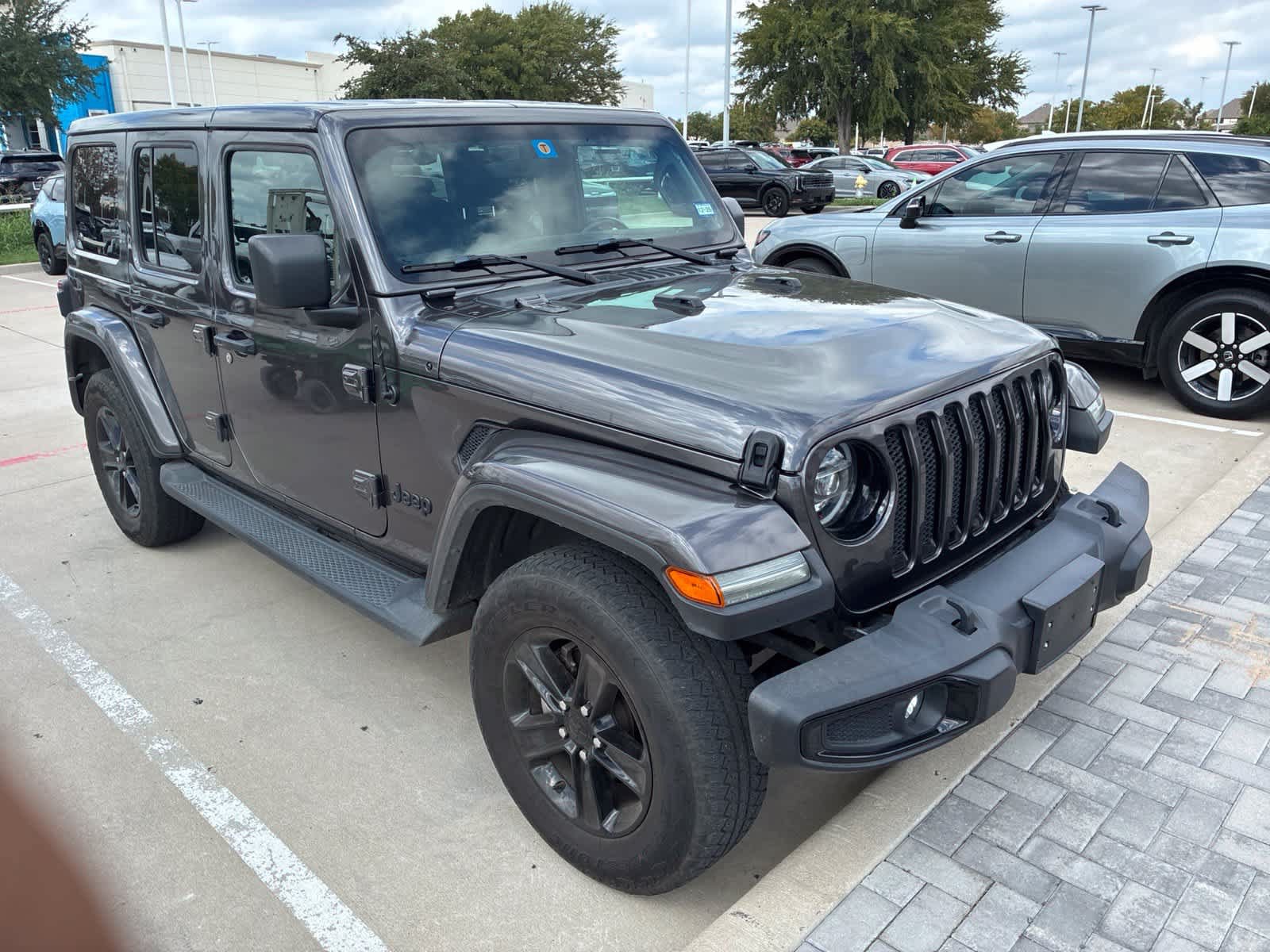 Used 2021 Jeep Wrangler Unlimited Sahara AWD/4WD image 2