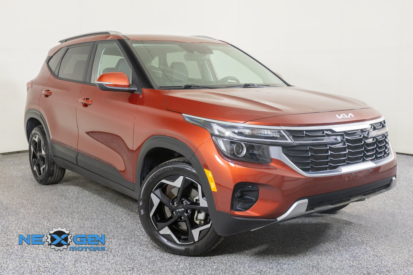Used 2025 Kia Seltos S AWD/4WD image 1