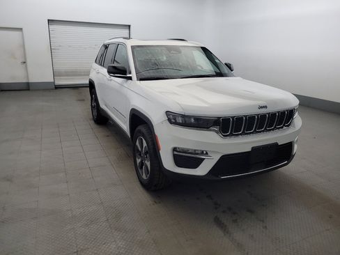 Used 2022 Jeep Grand Cherokee Limited 4xe image 13