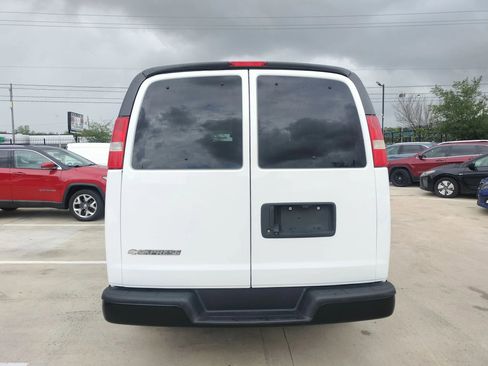 Used 2017 Chevrolet Express 2500 LS image 4