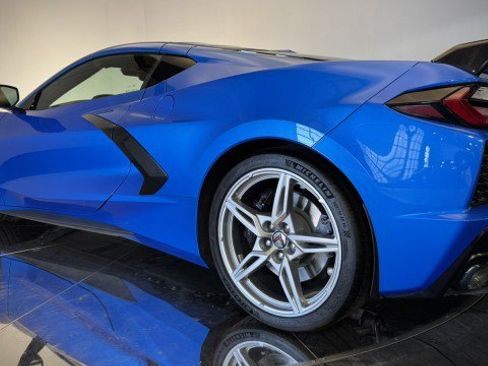 Used 2024 Chevrolet Corvette Stingray Premium Cpe w/ Z51 Performance Package RWD image 23