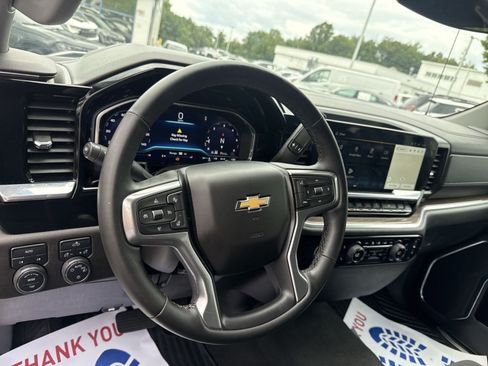 Used 2024 Chevrolet Silverado 1500 LT AWD/4WD image 15
