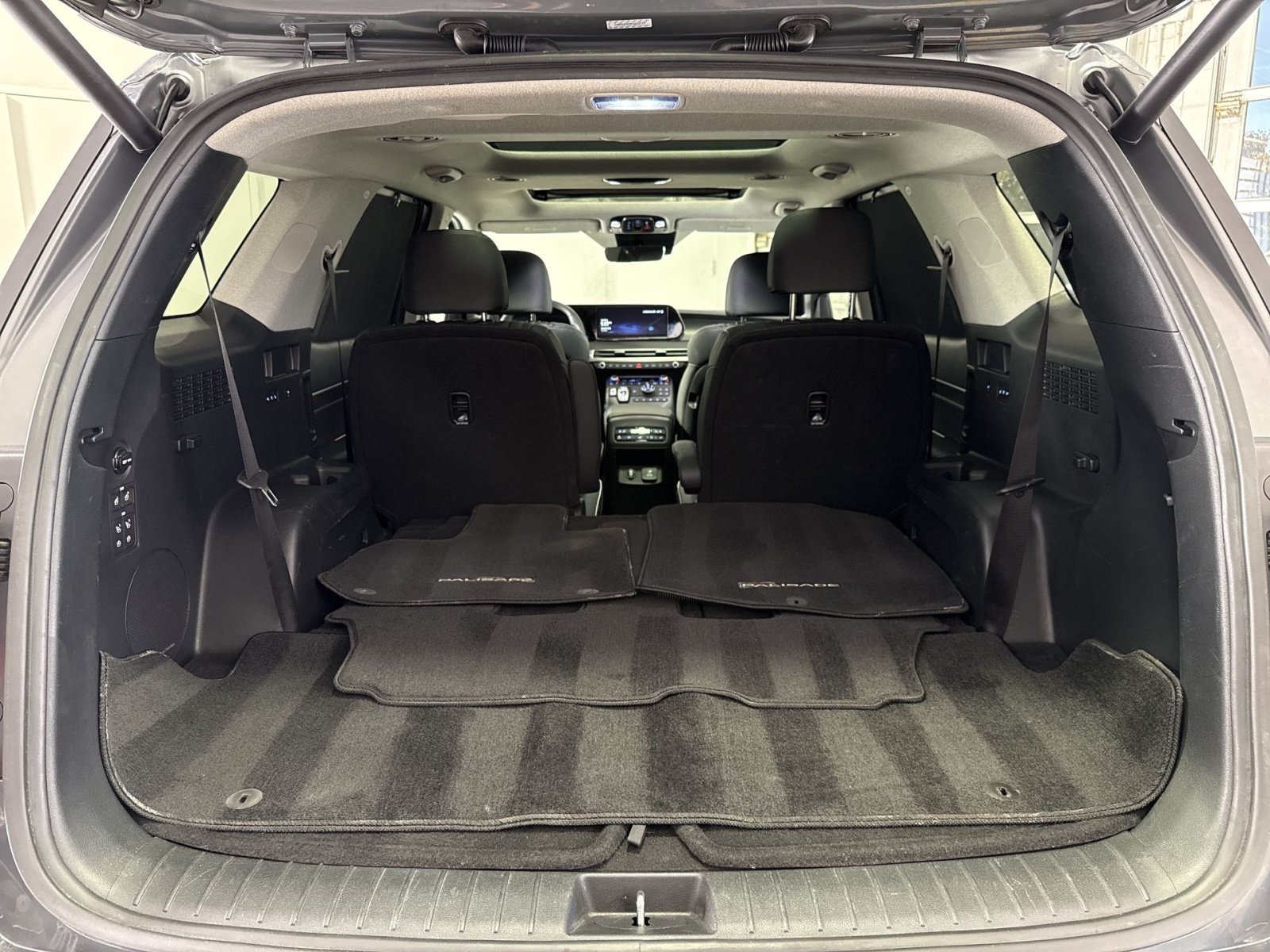 Used 2023 Hyundai Palisade Limited w/ Cargo Package AWD/4WD image 28