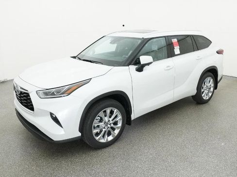 New 2026 Toyota Highlander Limited image 7