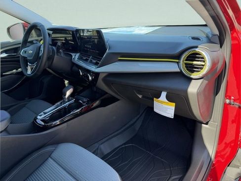 New 2026 Chevrolet Trax LT w/ Driver Confidence Package image 44