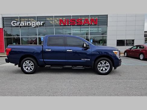 Used 2024 Nissan Titan SV w/ SV Convenience Package image 35