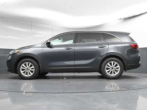 Used 2020 Kia Sorento LX image 32