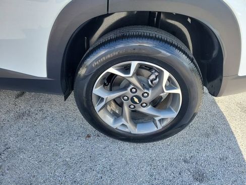 Used 2024 Chevrolet Trax LT w/ Driver Confidence Package FWD image 7