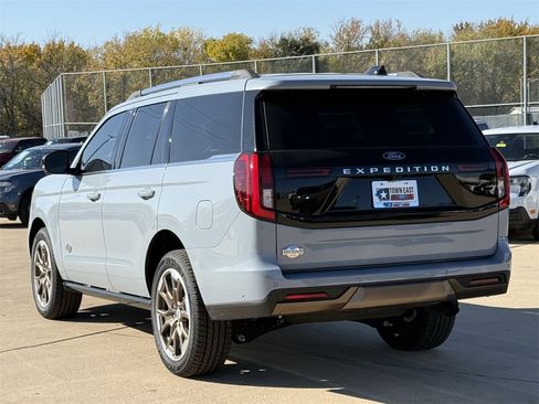 New 2025 Ford Expedition King Ranch image 28