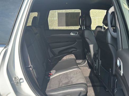 Used 2022 Jeep Grand Cherokee Laredo X AWD/4WD image 25