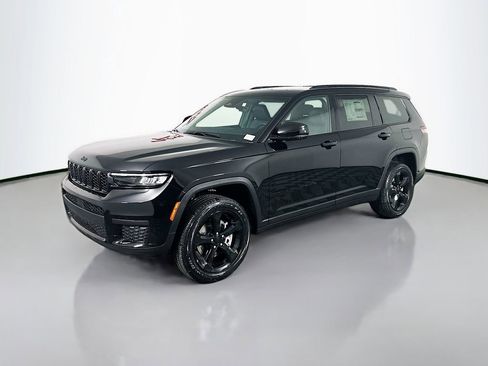 New 2025 Jeep Grand Cherokee L Altitude image 3