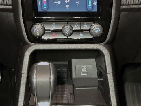 New 2025 Ford Ranger XLT w/ FX4 Off-Road Package AWD/4WD image 12